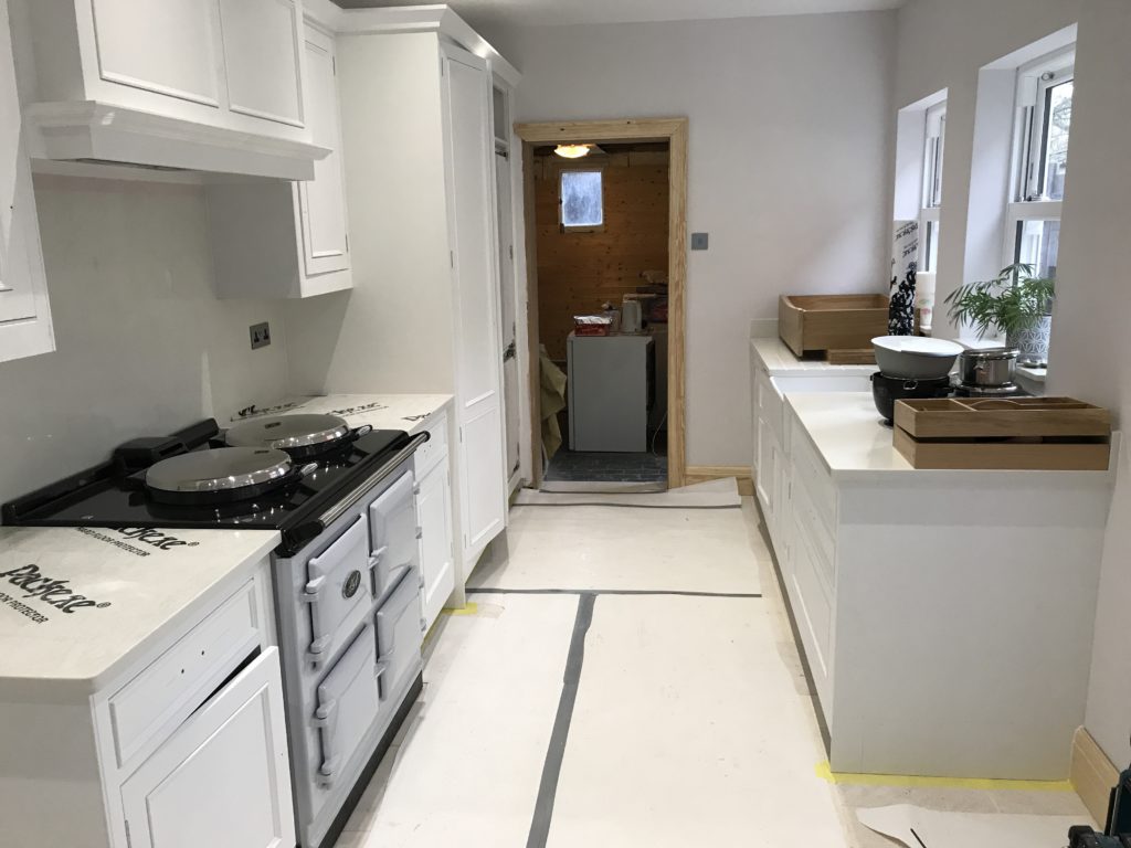 Kitchen Painted in Farrow & Ball estate eggshell. Tildec