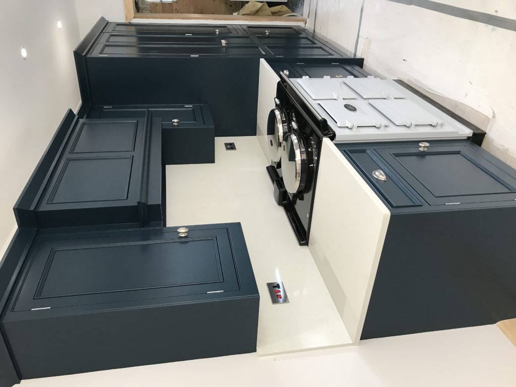 Kitchen Painted in Farrow & Ball estate eggshell. Tildec